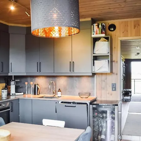 Lovely In With Kitchen 아파트